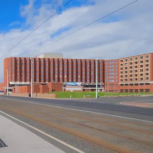 Отель Grand, Блэкпул